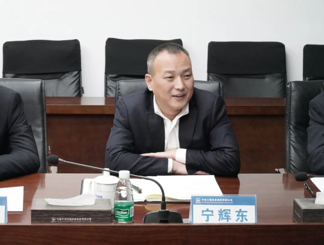 喜訊！重慶宇隧與中鐵裝備再次合作，成功簽約兩臺盾構(gòu)機！